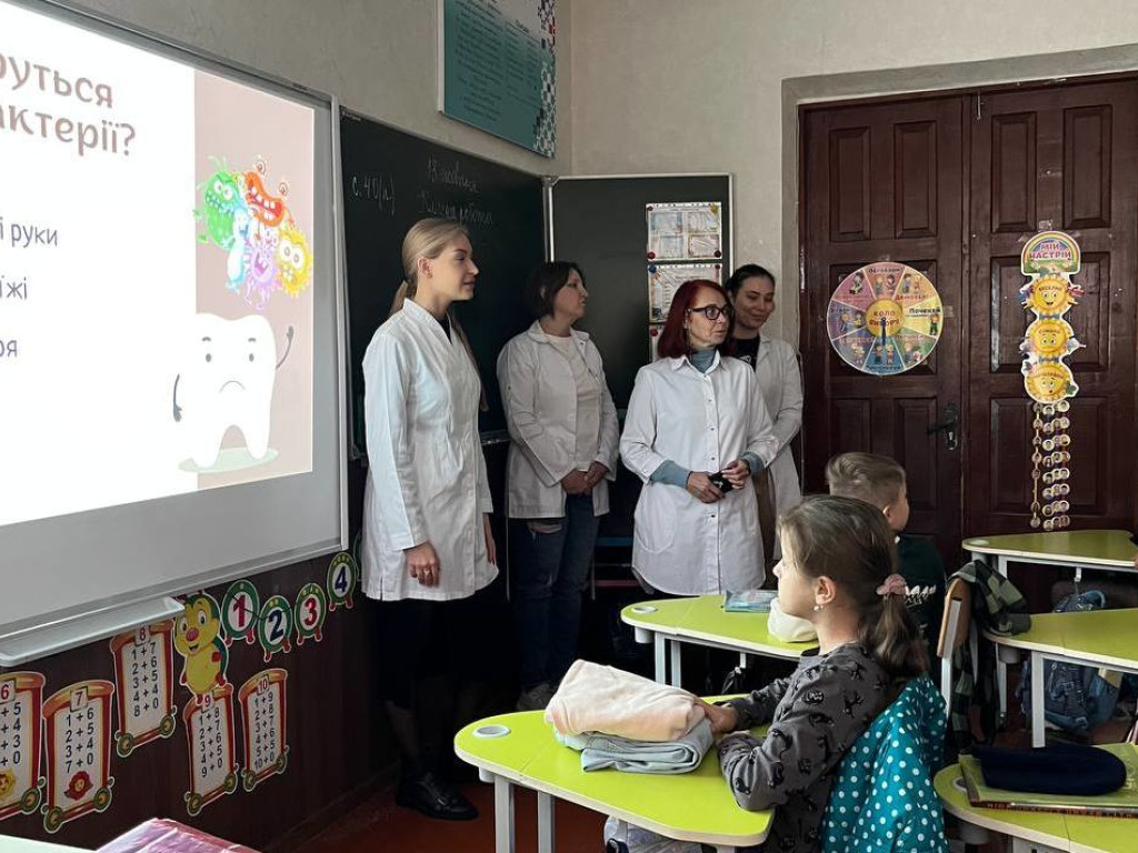 17 жовтня 2023 року співробітники кафедри провели захід в рамках проекту: «Стоматологічна просвіта молодших школярів – запорука здоров’я нації».