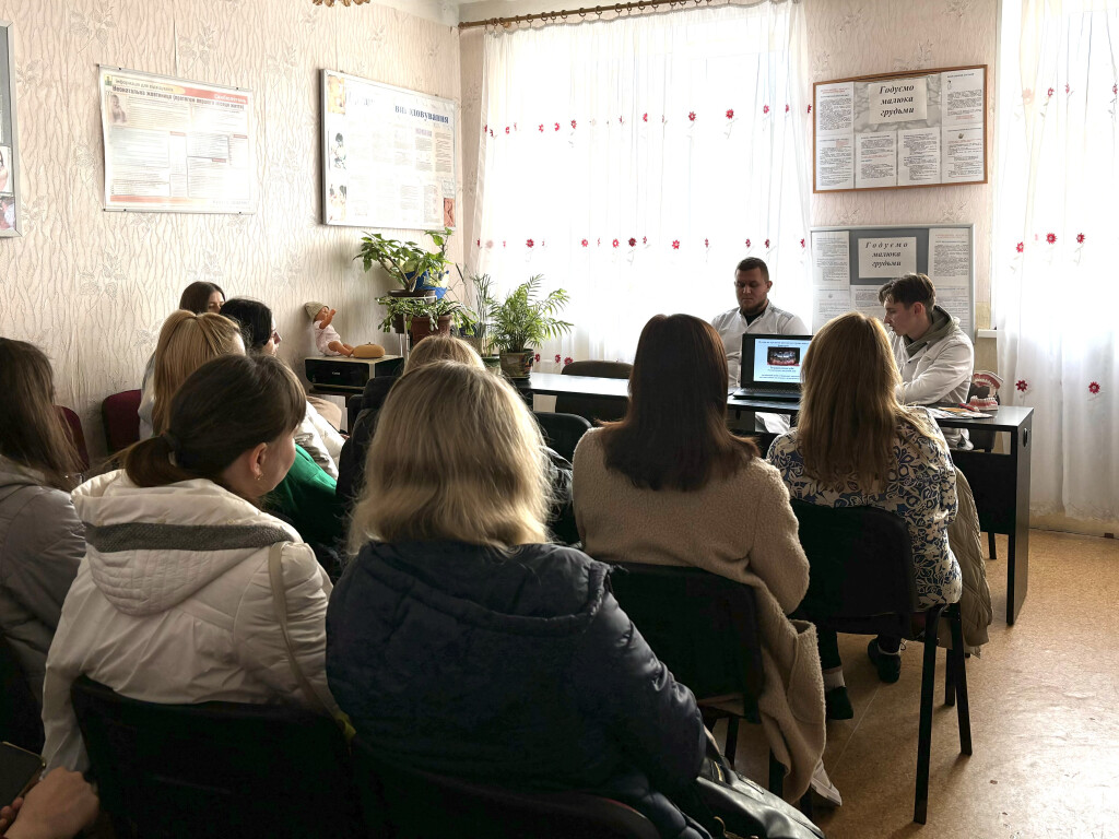 Стоматологічна просвіта майбутніх мам - важлива ланка у забезпеченні здорових зубів у дітей.